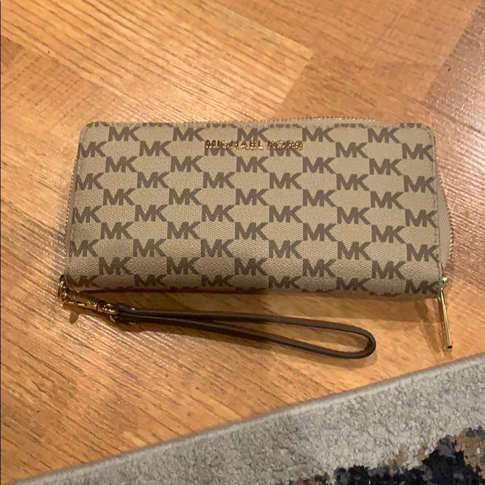Michael Kors wallet